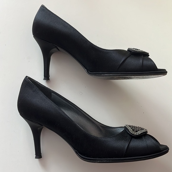 Stuart Weitzman black satin pumps with a diamond detailing - Picture 3 of 7